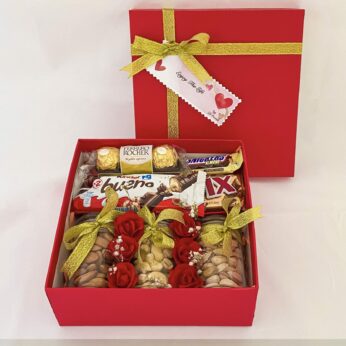 Tasteful Yummy gift hampers with delicious Chocolates , Cashew Nuts