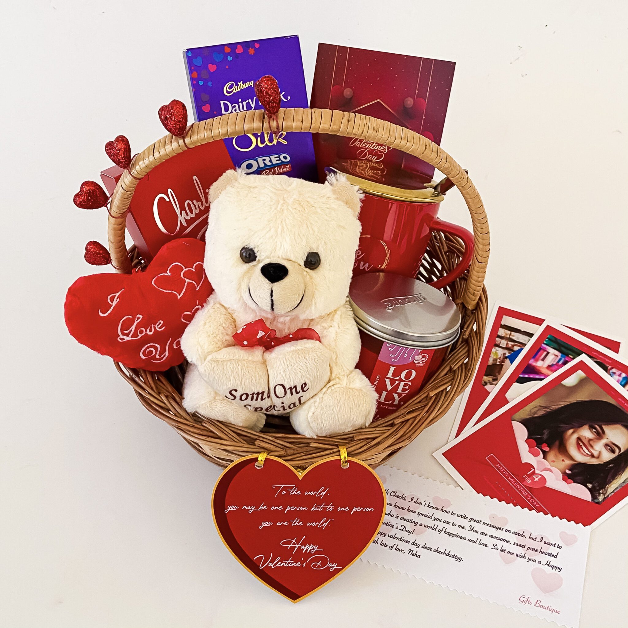 Buy Best Gift Hampers For Valentines Day For Your Girlfriend