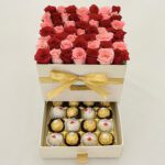 Flower gifts hamper