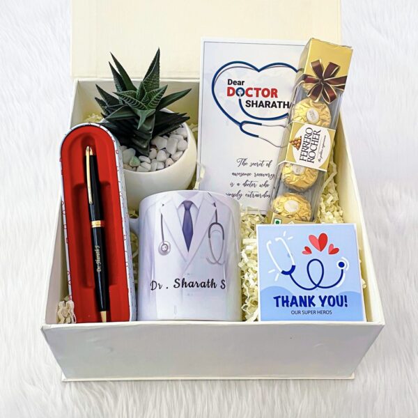 Delight thank you doctor gift hamper includes Personalised mug, Pot, Pen and more. - Image 3