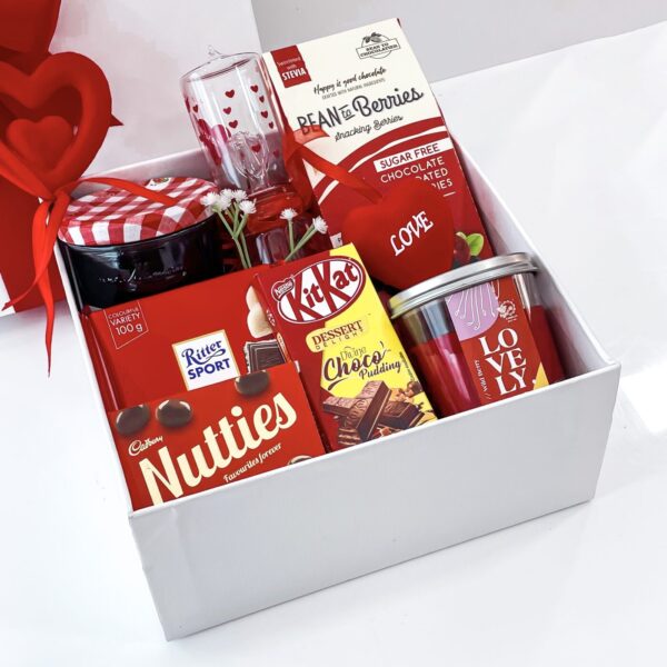 Loveholic Valentine's Day Proposal Hamper With Chocolates, Fruit Jam, And More - Image 5