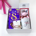 womens day hamper for girlfriend