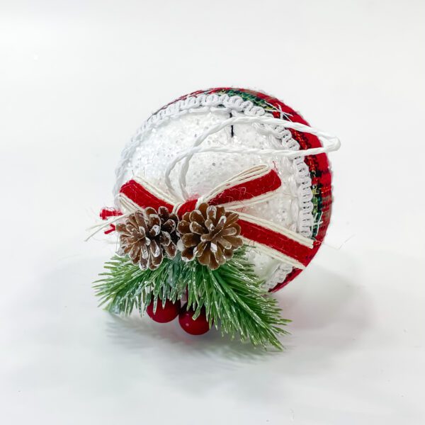 Spread the majestic beauty of your holidays with our personalized Christmas ornaments - Image 4