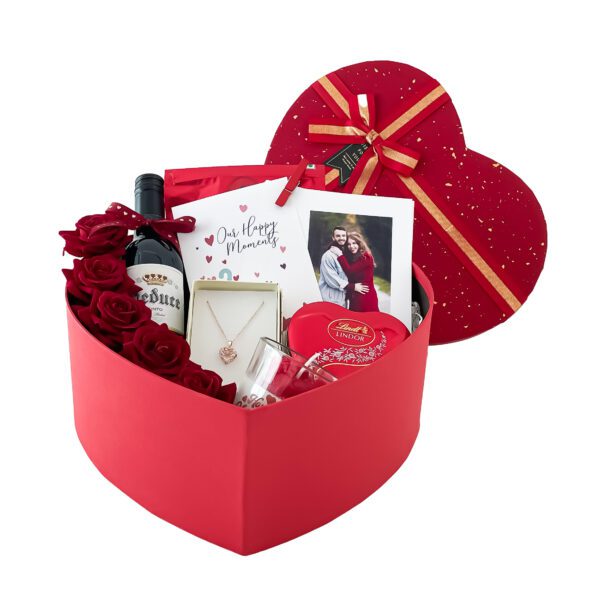 Romantic gifts for Valentine's Day embellished with personalized photo cards, chocolates, and more - Image 2