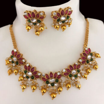 Captivating Elegance: Vibrant Floral Imitation Jewelry Set