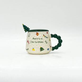 Merry Christmas Ceramic Mug with Decorative Lid – Festive Holiday Gift