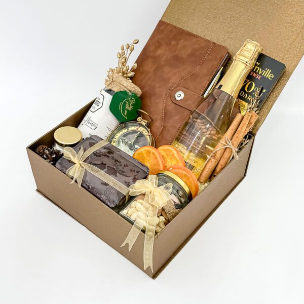 Exquisite Xmas Gift Box – A Perfect Blend of Elegance and Festive Cheer! - Image 2