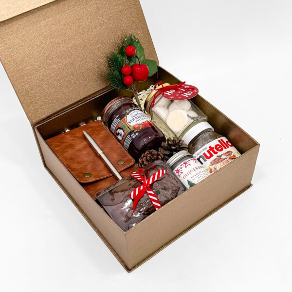 Deluxe Christmas Gift Hamper – A Perfect Blend of Festive Joy, Luxury & Sweet Delights - Image 2