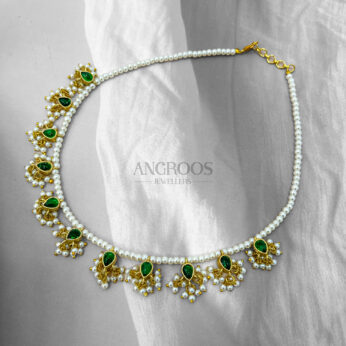 Emerald Pearl Choker Necklace – Elegant Traditional Grace