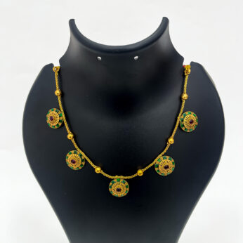 Round Flower Ruby-Green Choker – Elegant Ethnic Jewelry Design