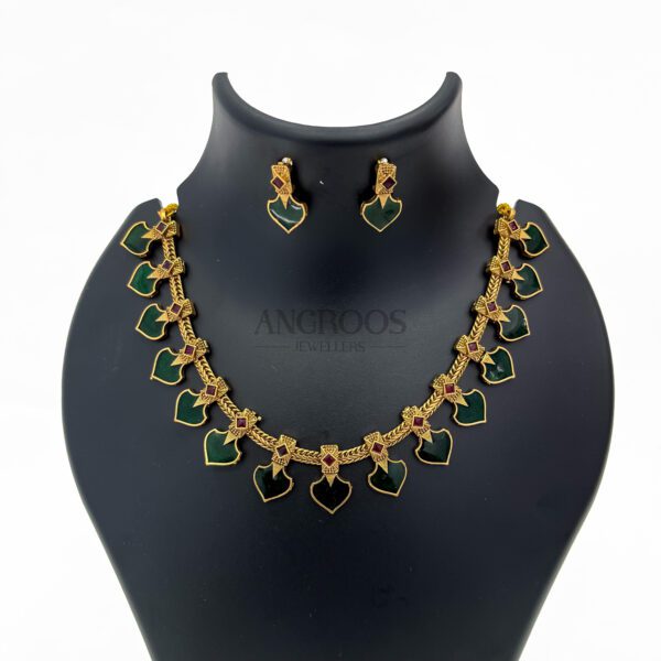 Green Stone Palakka Necklace Set