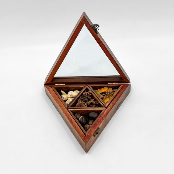 Wooden Triangle Spice Box with Spices and Transparent Lid - Image 2