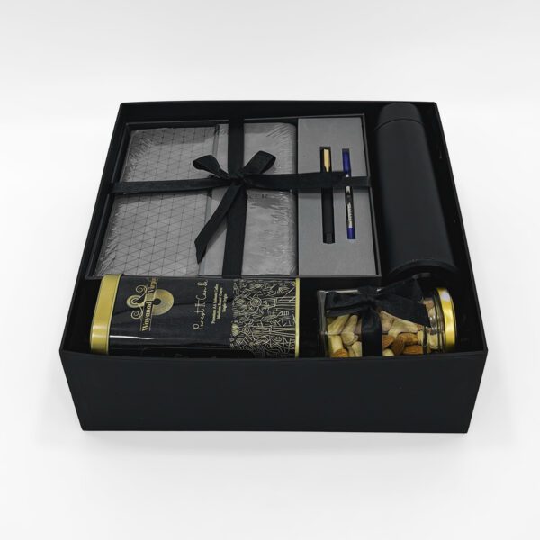 Elegant Corporate Gifts Hamper For Men – Premium Office Essentials - Image 4