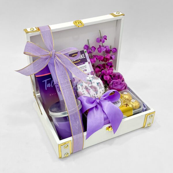 Deluxe Purple Women's Day Hamper – A Gift of Elegance & Charm! - Image 2