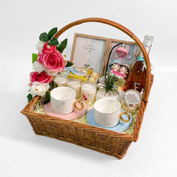 Elegant Wedding Gift Set – Premium Hamper for Special Occasions - Image 3