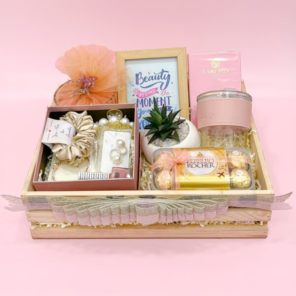 Grace & Glow Women's Day Gift Hamper – Exquisite Gifts for Her Special Day - Image 5