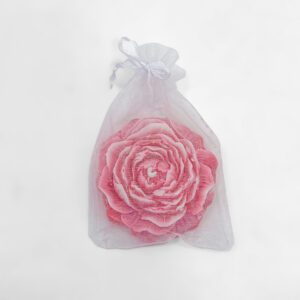 Rose candle with pouch 
