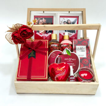 Velentains Day Gift for Her with Beauty and Jewelry Hamper